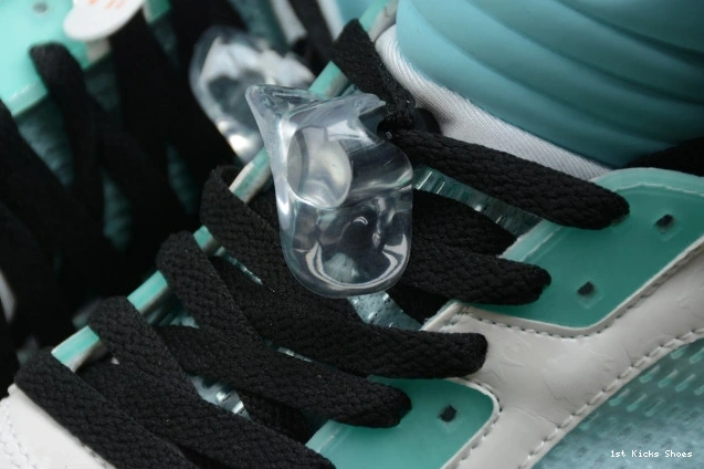 1st Kicks Shoes 5 Island GoAnywhere CN2932- Jordan Air Green 1087 1127